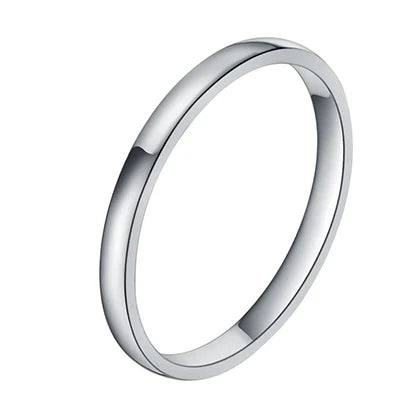 Anel Fino em Titânio 2 mm – Elegância em Cada Detalhe