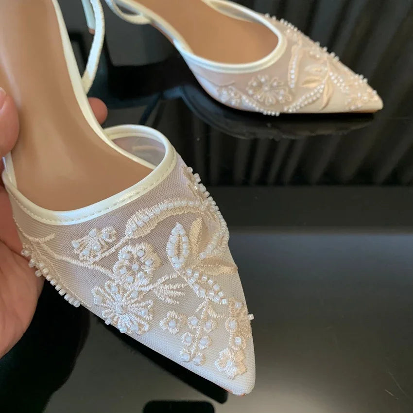 Sapatos de Salto Elegantes em Tule Bordado – Slingback Feminino para Festas e Casamentos
